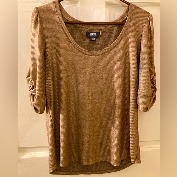 Anthropologie Tops - Maeve Anthropologie Metallic Cinnamon Top size Large, NWOT - zero flaws.
